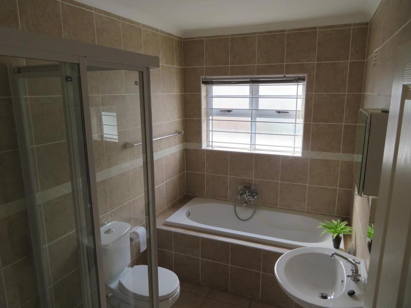 3 Bedroom Property for Sale in Zevenzicht Western Cape